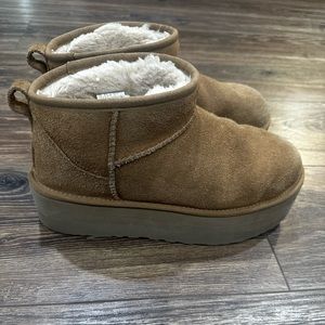 Classic ultra mini platform UGG
